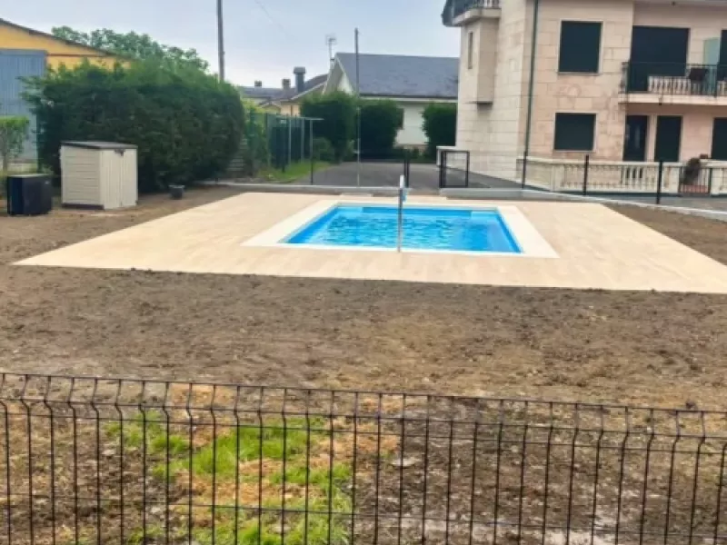 Instalación de piscina prefabricada en La Ronda