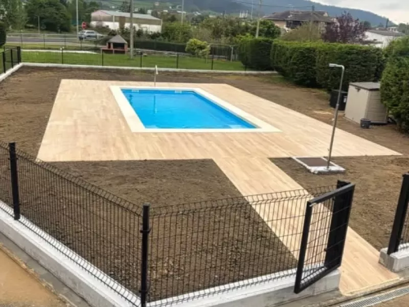 Instalación de piscina prefabricada en La Ronda