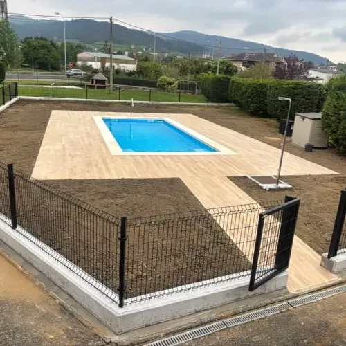 Instalación de piscina prefabricada en La Ronda